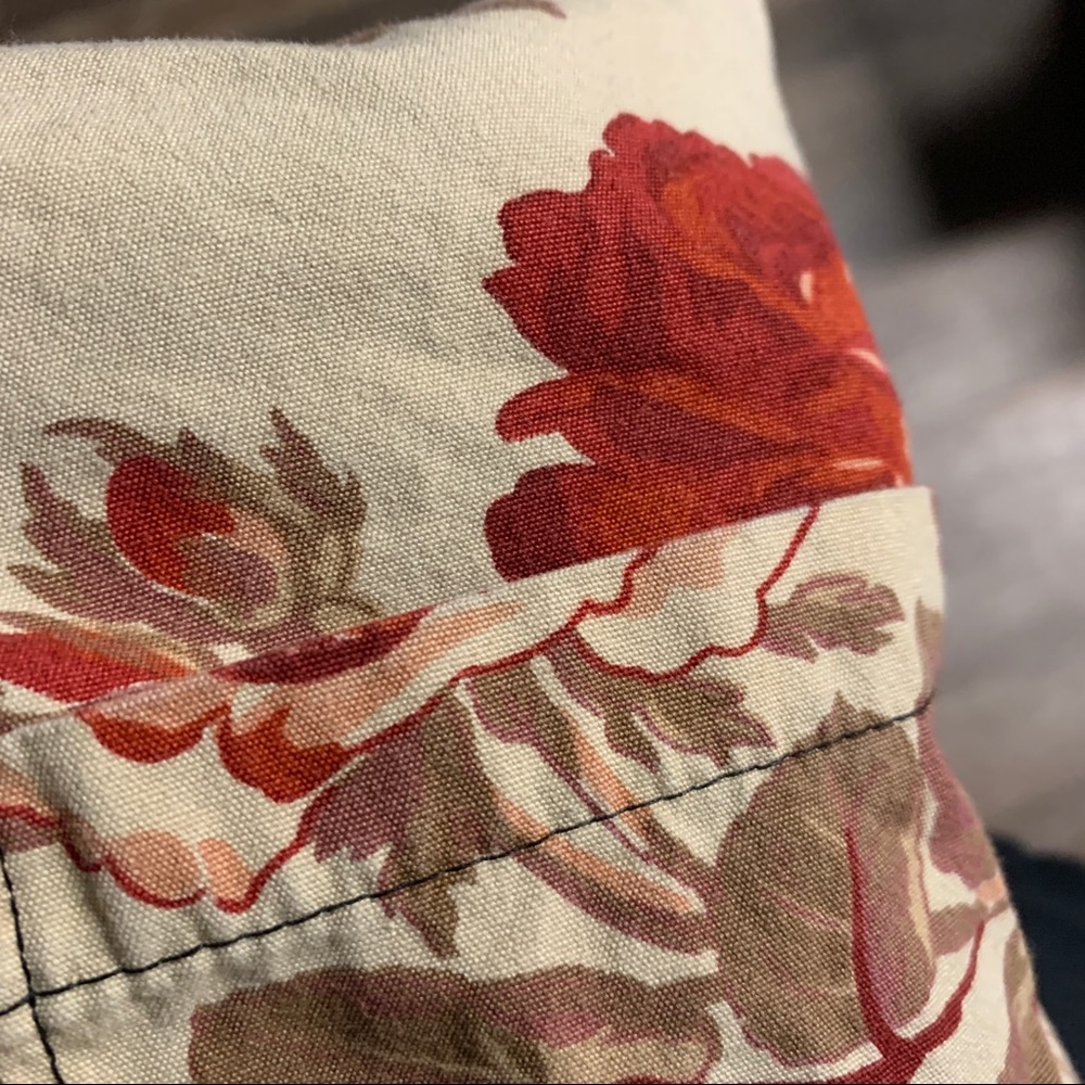 🍂 Two Angle Floral Sweater 🍂 - Picture 6 of 7